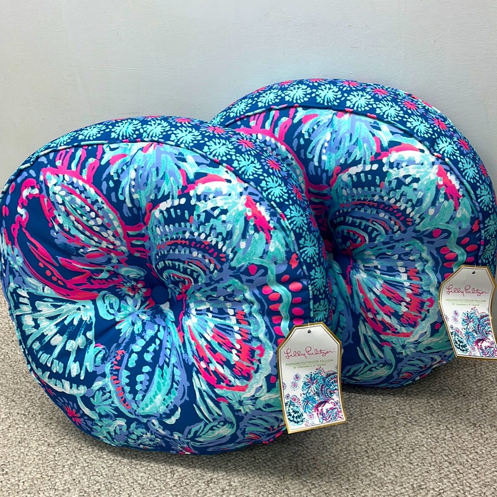 NWT Lilly Pulitzer Round Throw Indoor/Outdoor Pillows